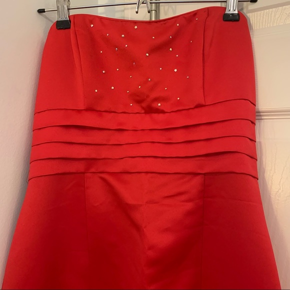 Jessica McClintock for Gunne Sax Red Strapless Mermaid Dress - Picture 2 of 12